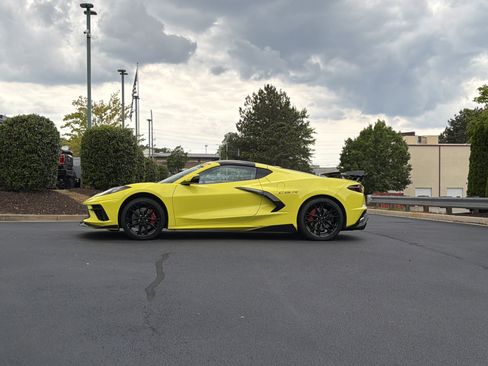 Used 2021 Chevrolet Corvette Stingray Preferred Cpe w/ Z51 Performance Package RWD image 14
