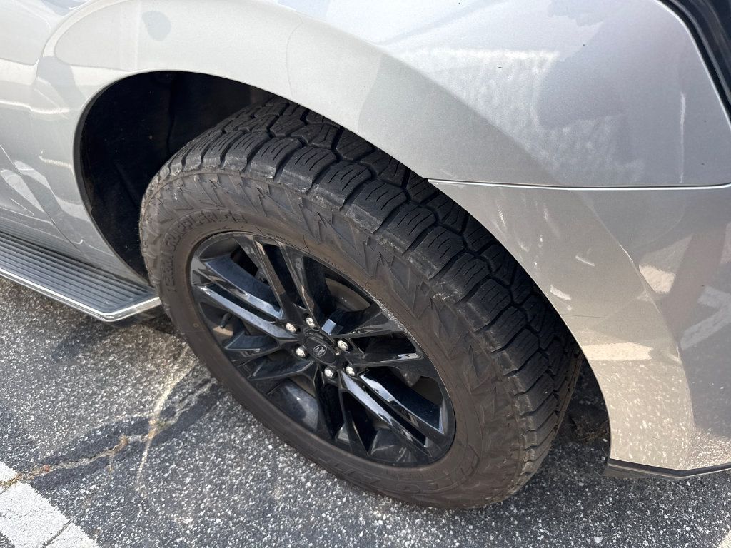 Used 2022 Ford Expedition XLT RWD image 3