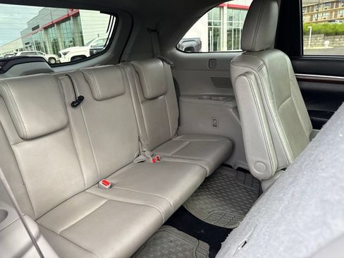 Used 2016 Toyota Highlander Limited w/ Driver Technology Package AWD/4WD image 7