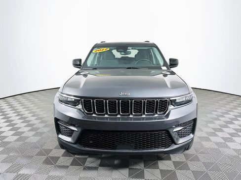 Certified 2022 Jeep Grand Cherokee Laredo w/ Luxury Tech Group I image 4