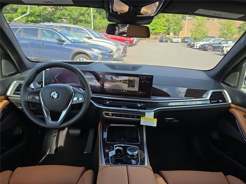 New 2026 BMW X5 xDrive50e w/ Climate Comfort Package AWD/4WD image 17