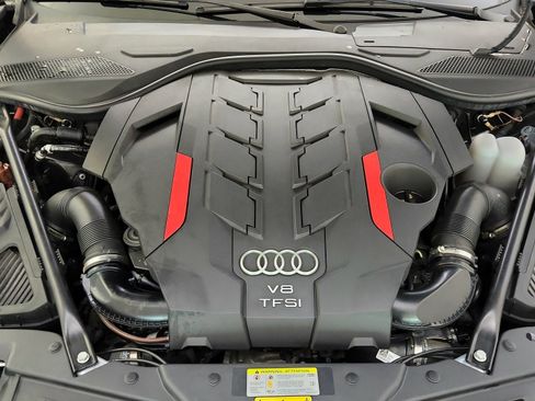 Used 2022 Audi S8 w/ S8 Comfort Plus Package AWD/4WD image 36
