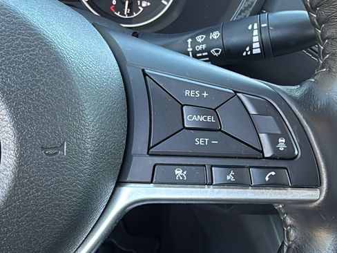 Certified 2022 Nissan Sentra SV FWD image 11