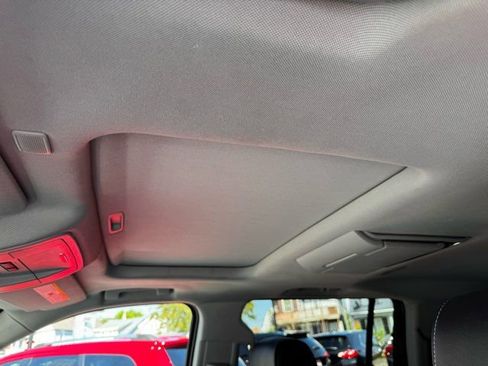 Used 2017 Chevrolet Suburban LT AWD/4WD image 12