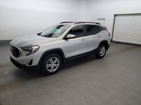 Used 2021 GMC Terrain SLE w/ Driver Convenience Package AWD/4WD image 2