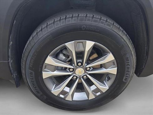 Used 2025 Chevrolet Equinox LT AWD/4WD image 24