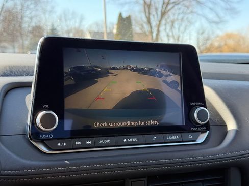 Certified 2025 Nissan Rogue SV image 18