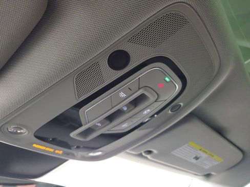 Used 2022 Audi e-tron Premium image 34