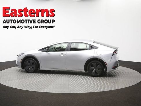 Used 2025 Toyota Prius LE FWD image 59