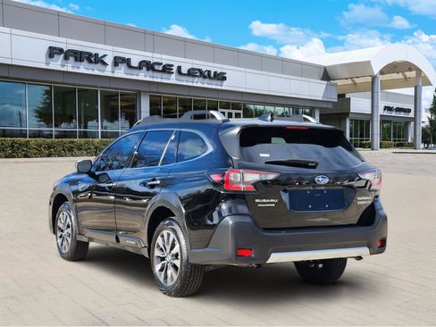 Used 2025 Subaru Outback Touring XT image 4