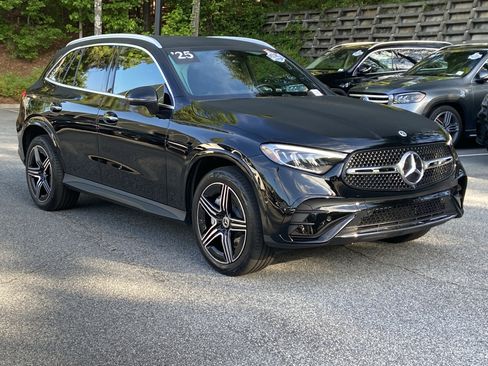 Certified 2025 Mercedes-Benz GLC 300 4MATIC image 4