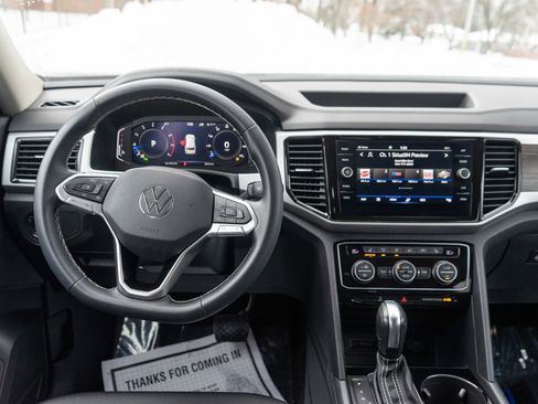 Used 2023 Volkswagen Atlas SE w/ Black Wheel Package image 13