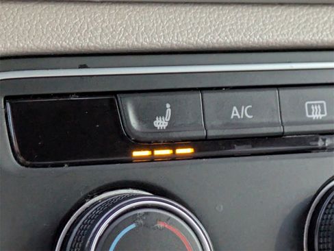 Used 2022 Volkswagen Atlas SE image 25