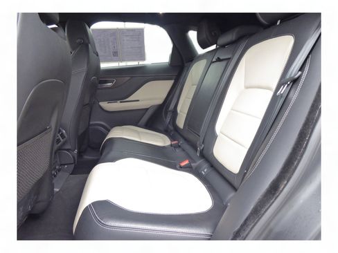 Used 2017 Jaguar F-PACE R-Sport image 18