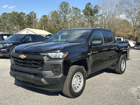 Used 2024 Chevrolet Colorado W/T RWD image 32