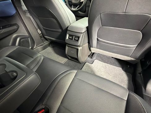 Used 2024 Chevrolet Equinox EV LT FWD image 30