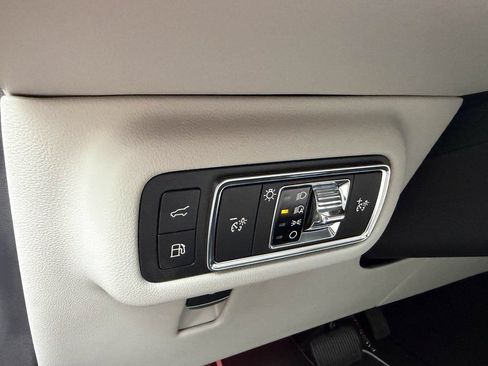 New 2026 Lincoln Nautilus Premier w/ Equipment Group 102A AWD/4WD image 11