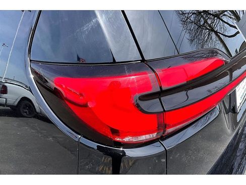 Certified 2025 Chrysler Pacifica Select image 33