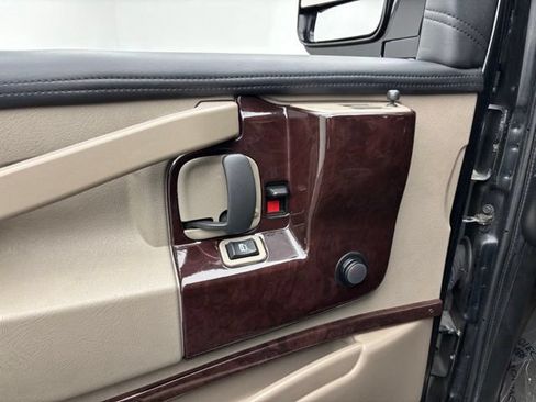Used 2022 GMC Savana 2500 Extended w/ Enhanced Convenience Package RWD image 17
