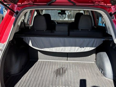 Used 2017 Toyota RAV4 LE image 18