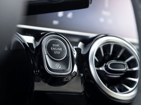 Used 2025 Mercedes-Benz CLA 250 image 18