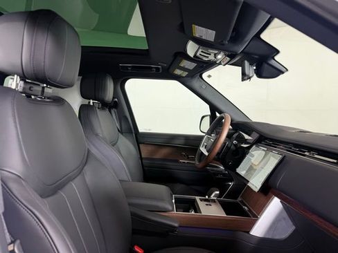 New 2025 Land Rover Range Rover SE image 35