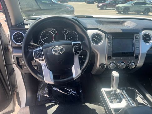 Used 2017 Toyota Tundra SR5 AWD/4WD image 14