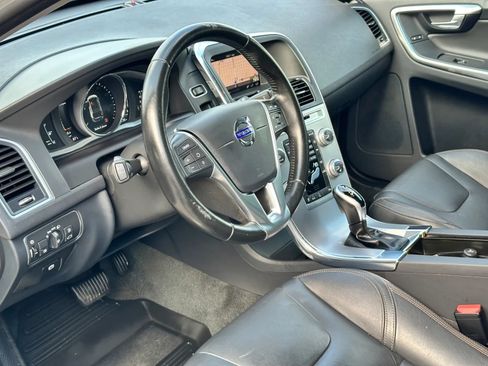 Used 2017 Volvo XC60 T6 Dynamic w/ Preferred Option Package AWD/4WD image 10