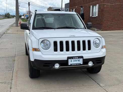 Used 2017 Jeep Patriot High Altitude AWD/4WD image 4