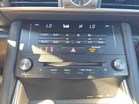 Used 2017 Lexus IS 200t image 29