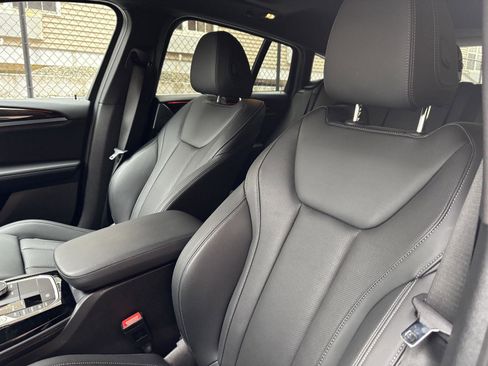 Used 2024 BMW X4 xDrive30i w/ Premium Package image 9