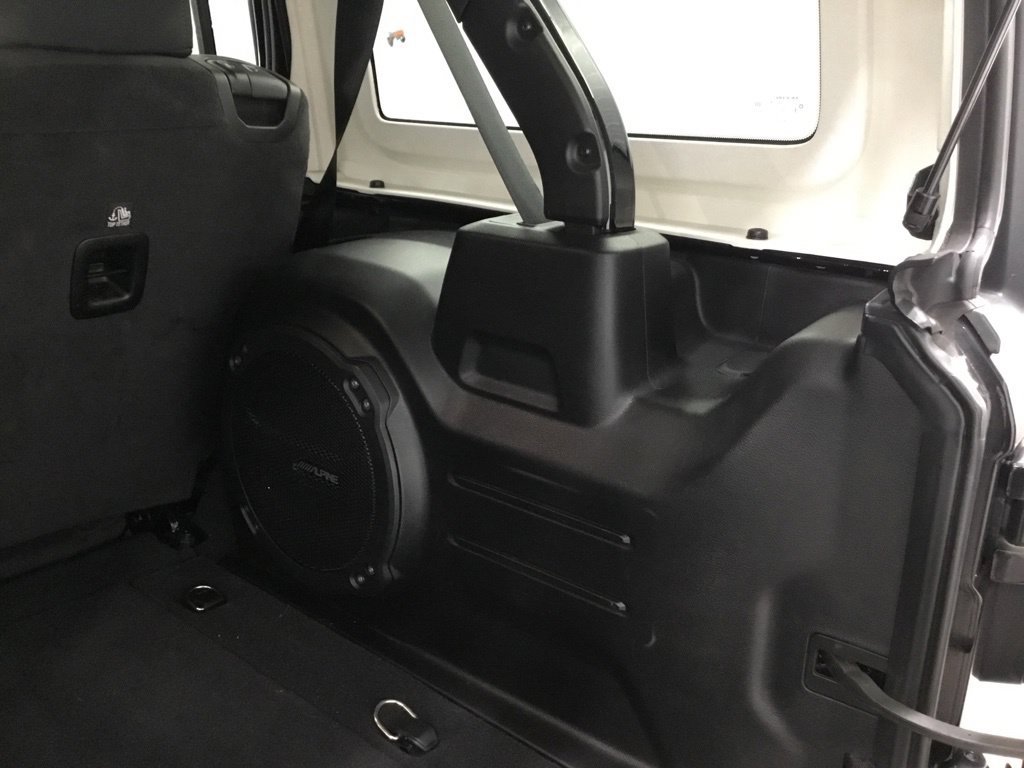 Used 2022 Jeep Wrangler Unlimited Sahara w/ Cold Weather Group AWD/4WD image 38