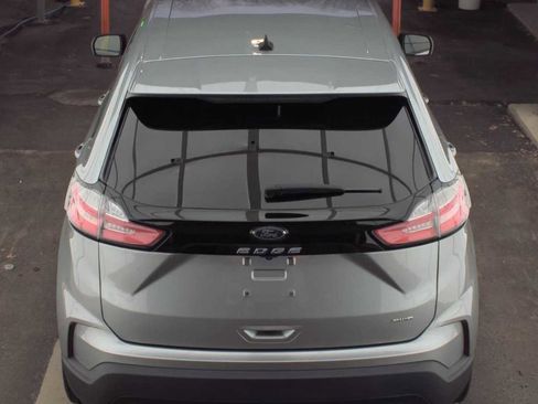 Used 2023 Ford Edge SE image 8