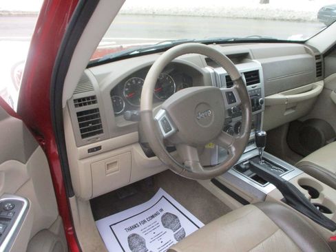 Used 2008 Jeep Liberty Limited w/ Premium Group II image 4