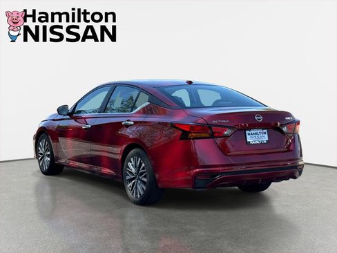 Used 2025 Nissan Altima 2.5 SV FWD image 4