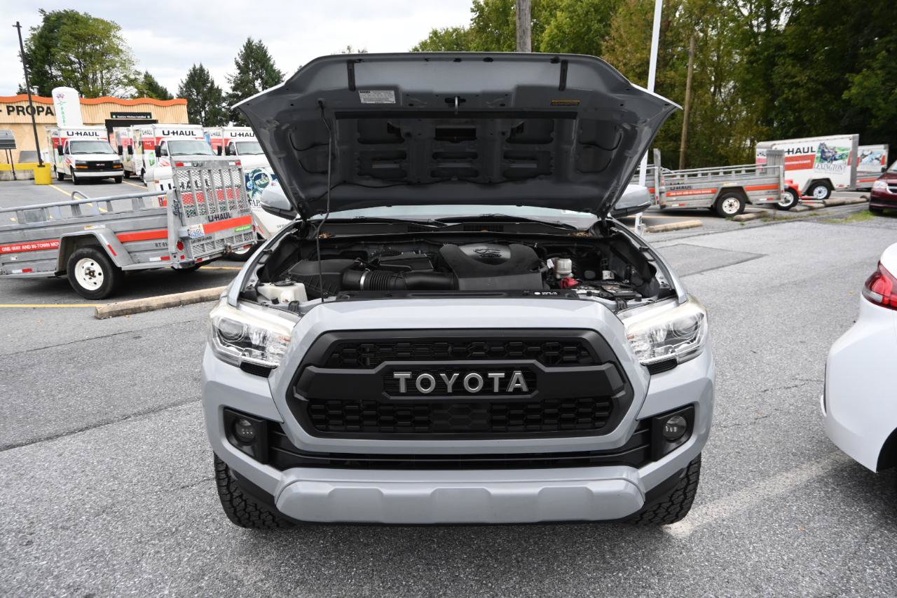 Used 2018 Toyota Tacoma TRD Sport w/ Technology Package AWD/4WD image 40