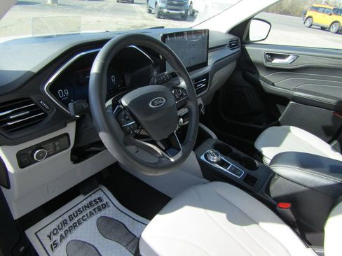 Used 2025 Ford Escape Platinum w/ Premium Technology Package AWD/4WD image 11
