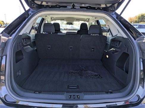 Used 2021 Ford Edge SE image 28