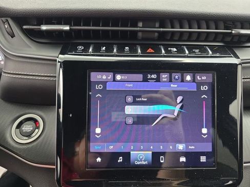 Used 2023 Jeep Grand Cherokee L Laredo image 33