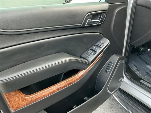 Used 2016 Chevrolet Suburban LTZ image 11