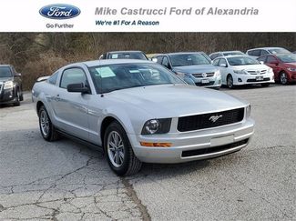 Used 2005 Ford Mustang Deluxe video 1