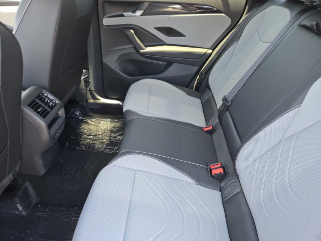 New 2026 Volkswagen Tiguan SE R-Line FWD image 8