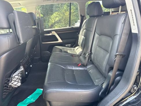 Used 2018 Toyota Land Cruiser w/ Four Season Floor Mat Package AWD/4WD image 7