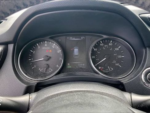 Used 2017 Nissan Rogue SV FWD image 13