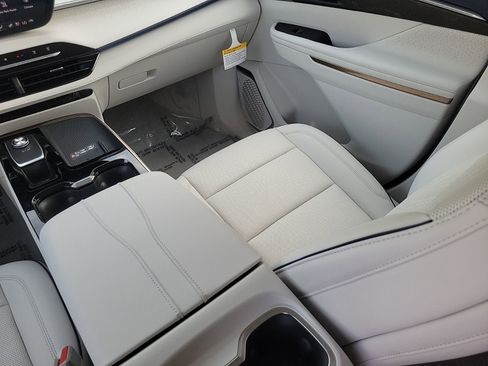 New 2026 Buick Enclave Avenir image 16