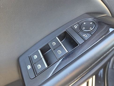 Used 2025 MAZDA MAZDA3 s image 30