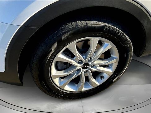 Used 2022 Kia Telluride LX image 29