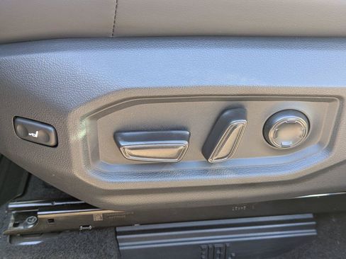 Used 2024 Toyota Tundra Capstone AWD/4WD image 32