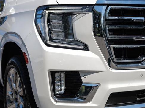 Used 2021 GMC Yukon SLT w/ SLT Premium Package AWD/4WD image 19