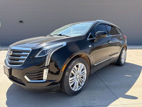 Used 2018 Cadillac XT5 Premium Luxury AWD/4WD image 2